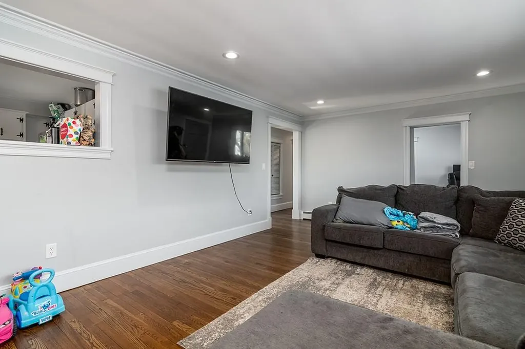 105 Florence Street Tiverton RI 02878