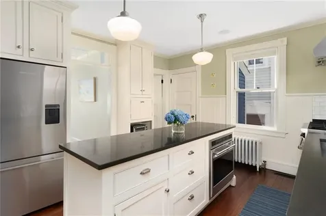 21 Division Street Newport RI 02840