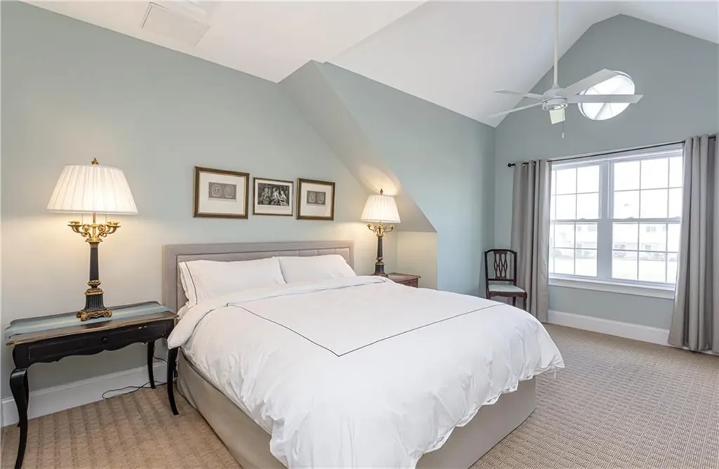 44 Wimbledon Circle Portsmouth RI 02871