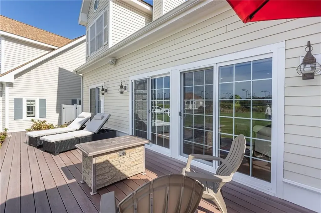 44 Wimbledon Circle Portsmouth RI 02871