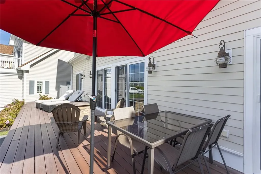 44 Wimbledon Circle Portsmouth RI 02871