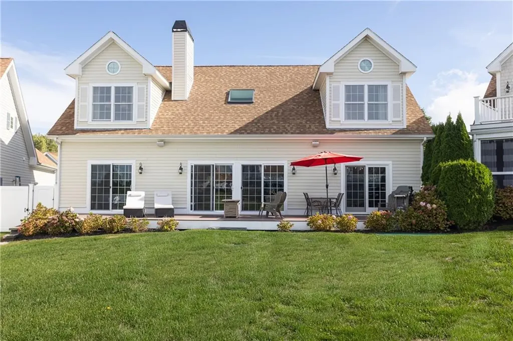 44 Wimbledon Circle Portsmouth RI 02871
