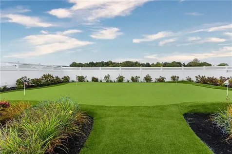 44 Wimbledon Circle Portsmouth RI 02871