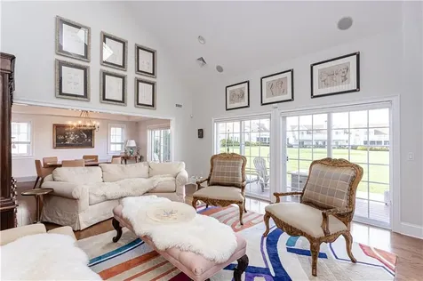 44 Wimbledon Circle Portsmouth RI 02871