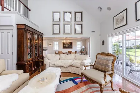 44 Wimbledon Circle Portsmouth RI 02871