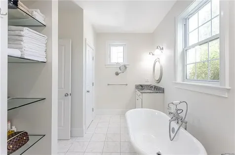 44 Wimbledon Circle Portsmouth RI 02871