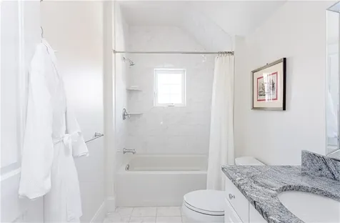 44 Wimbledon Circle Portsmouth RI 02871