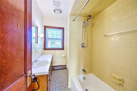 910 Hope Street Bristol RI 02809