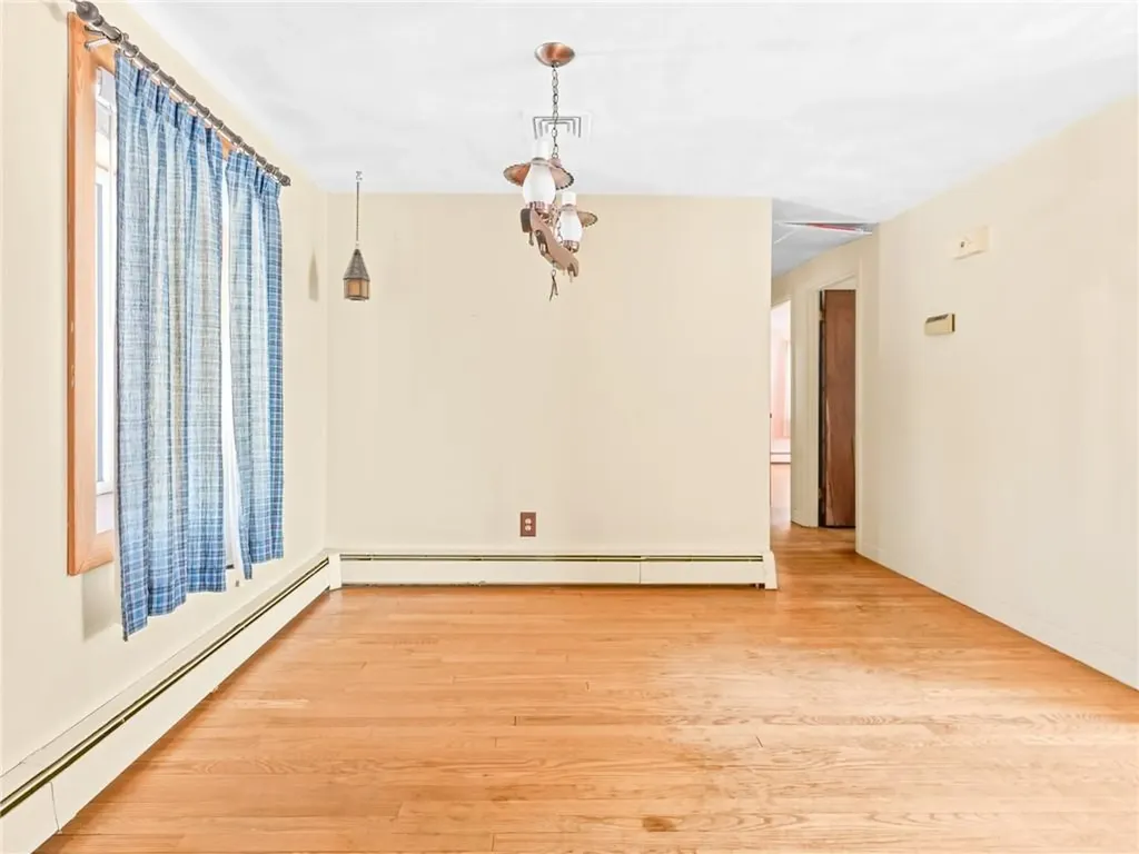 31 Archdale Drive Warwick RI 02889