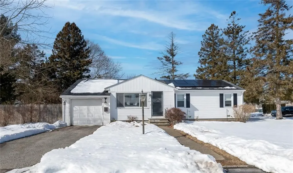 31 Archdale Drive Warwick RI 02889