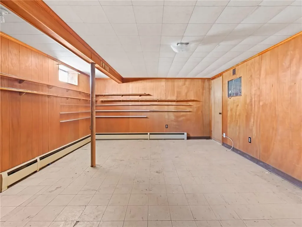 31 Archdale Drive Warwick RI 02889