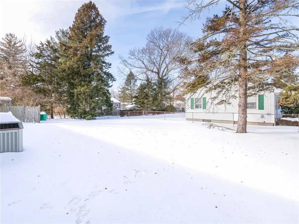 31 Archdale Drive Warwick RI 02889