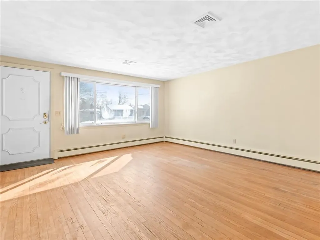 31 Archdale Drive Warwick RI 02889