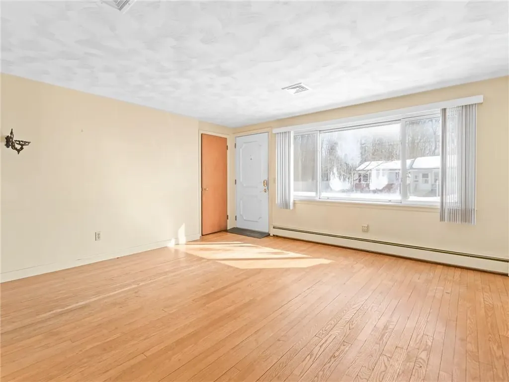 31 Archdale Drive Warwick RI 02889