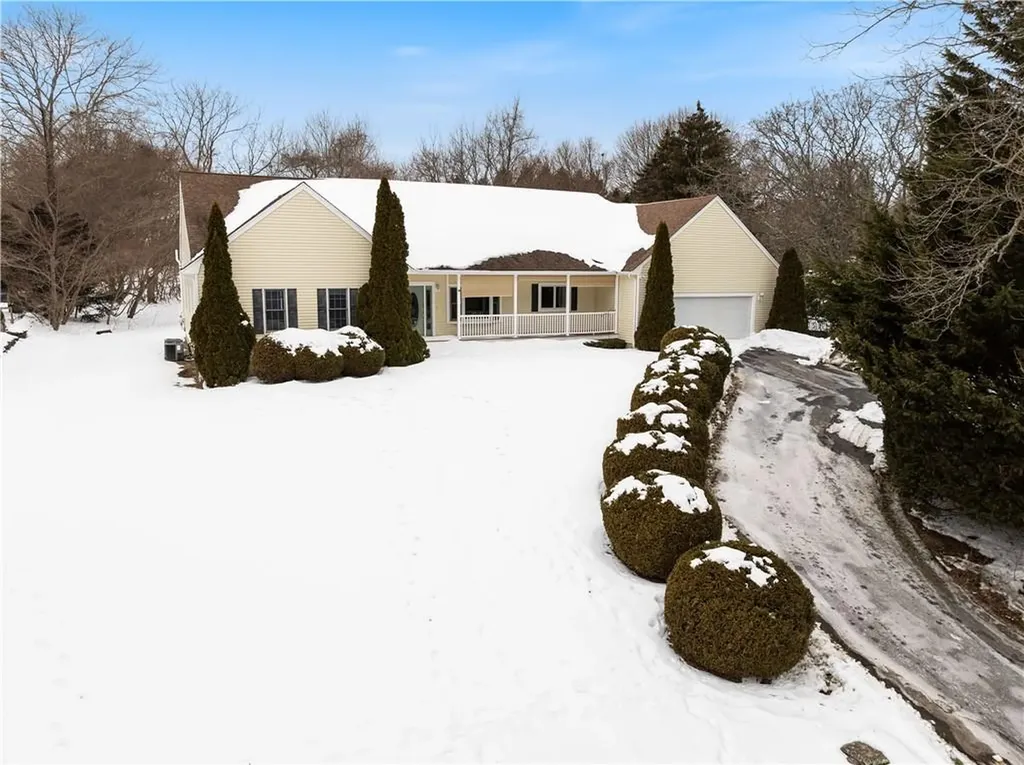 18 Peggy Lane Portsmouth RI 02871