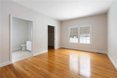 18 Peggy Lane Portsmouth RI 02871