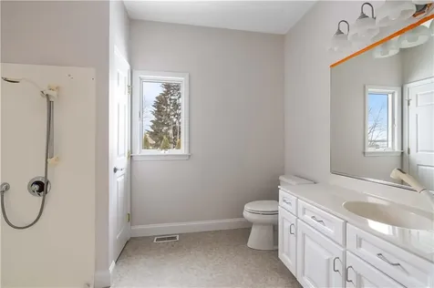 18 Peggy Lane Portsmouth RI 02871