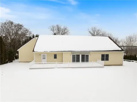 18 Peggy Lane Portsmouth RI 02871