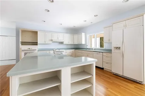 18 Peggy Lane Portsmouth RI 02871