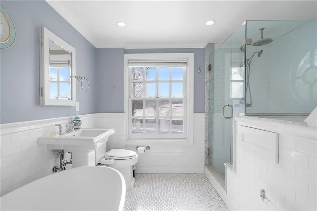 224 Centre Street East Providence RI 02916