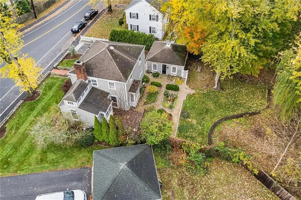 224 Centre Street East Providence RI 02916