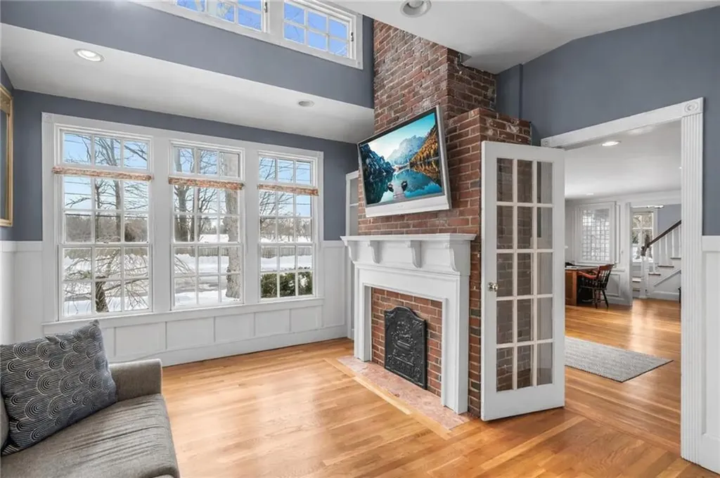 224 Centre Street East Providence RI 02916