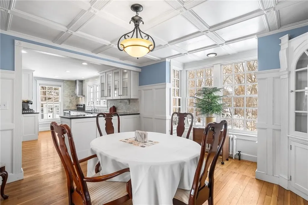 224 Centre Street East Providence RI 02916