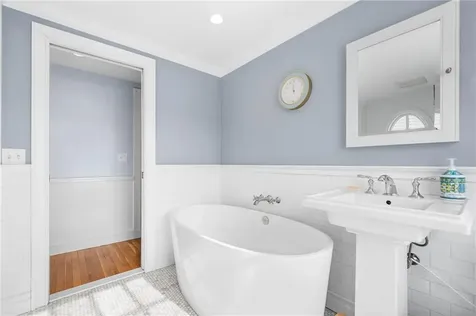 224 Centre Street East Providence RI 02916