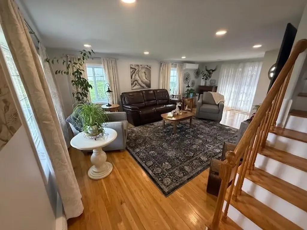 11 Woodside Avenue Cumberland RI 02864