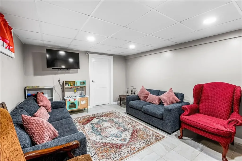 210 Lynch Street Providence RI 02908