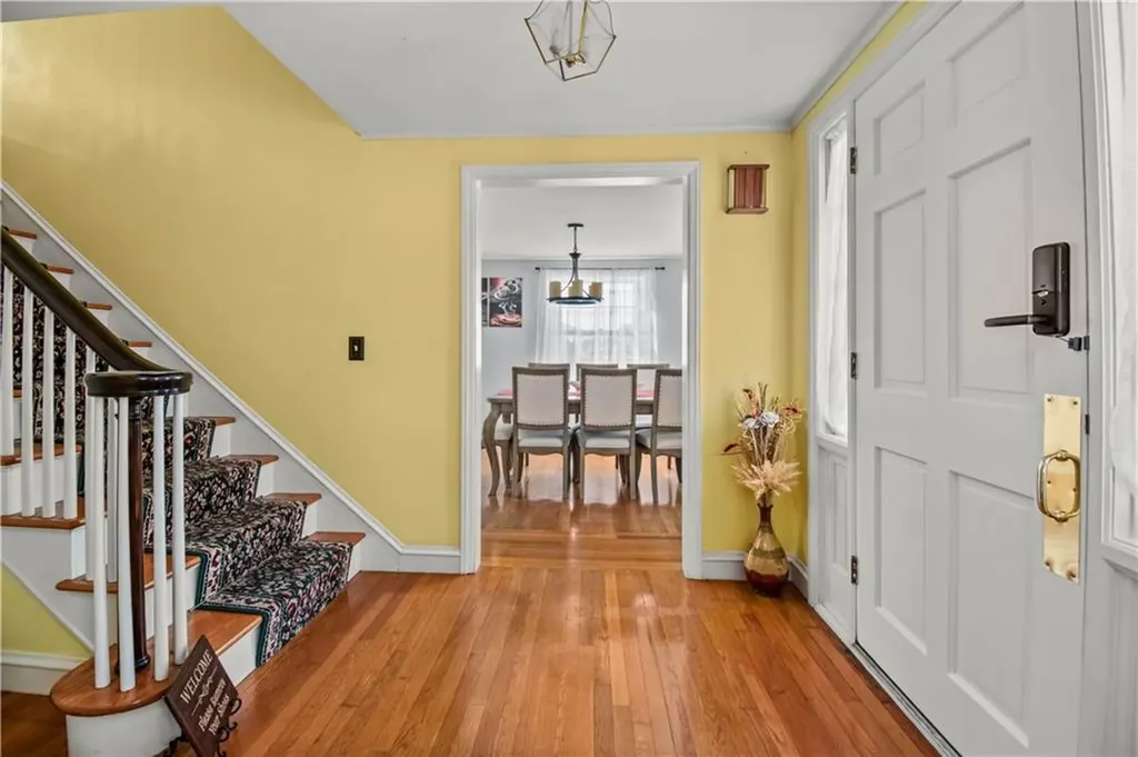 29 Poppy Drive Cranston RI 02920