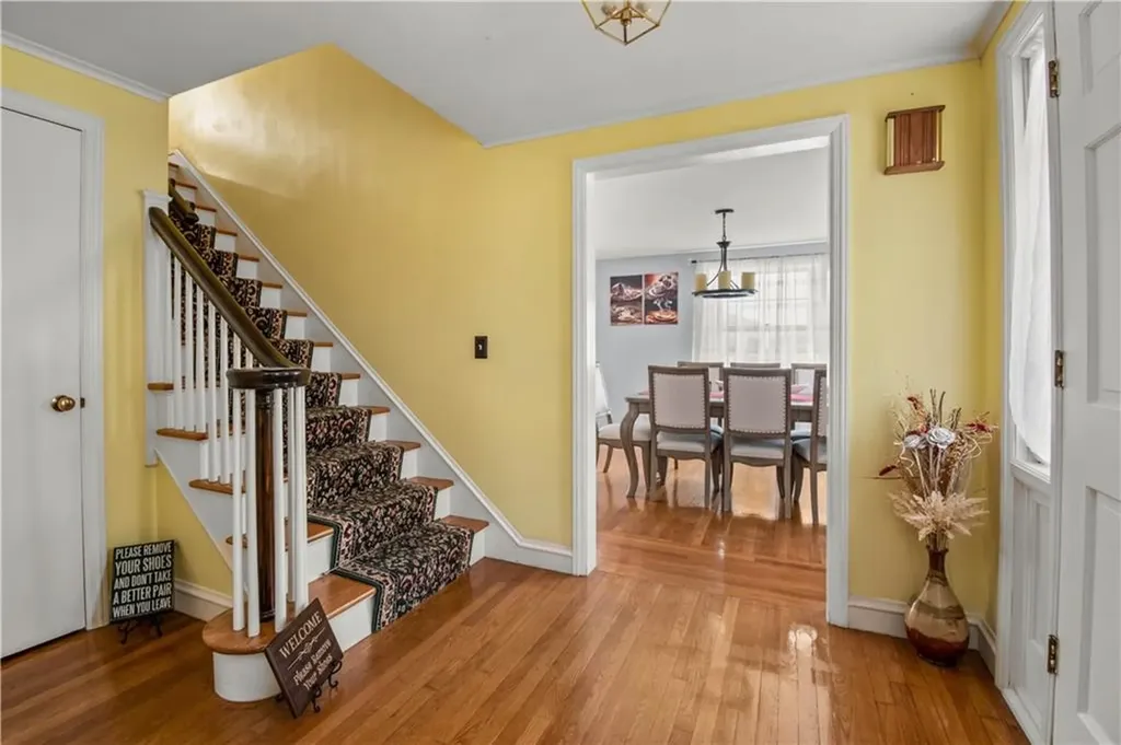 29 Poppy Drive Cranston RI 02920