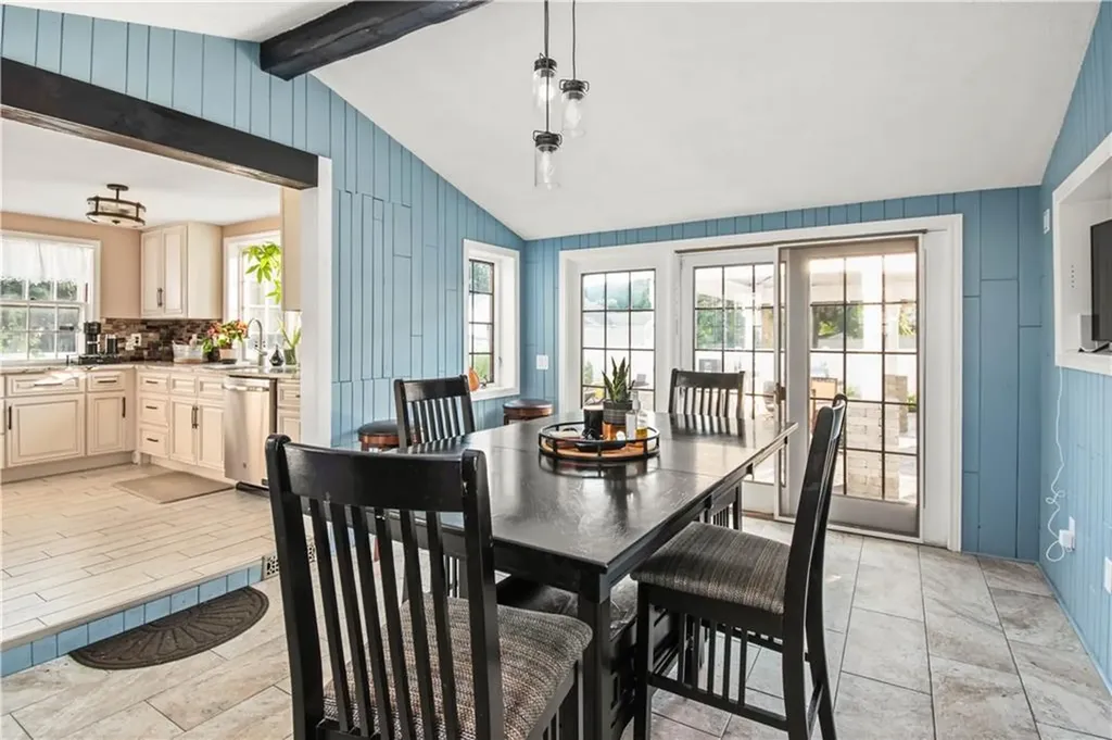 29 Poppy Drive Cranston RI 02920