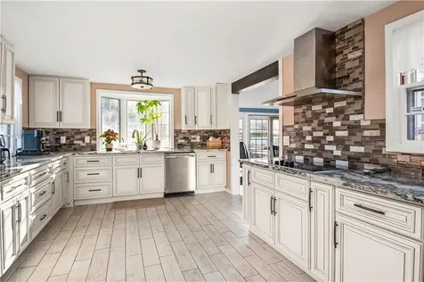 29 Poppy Drive Cranston RI 02920