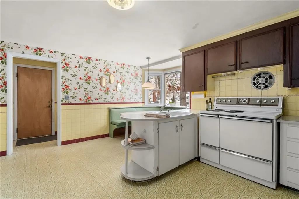 80 George Street Warwick RI 02888