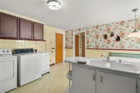 80 George Street Warwick RI 02888