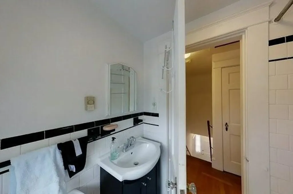 94 Eustis Avenue Newport RI 02840