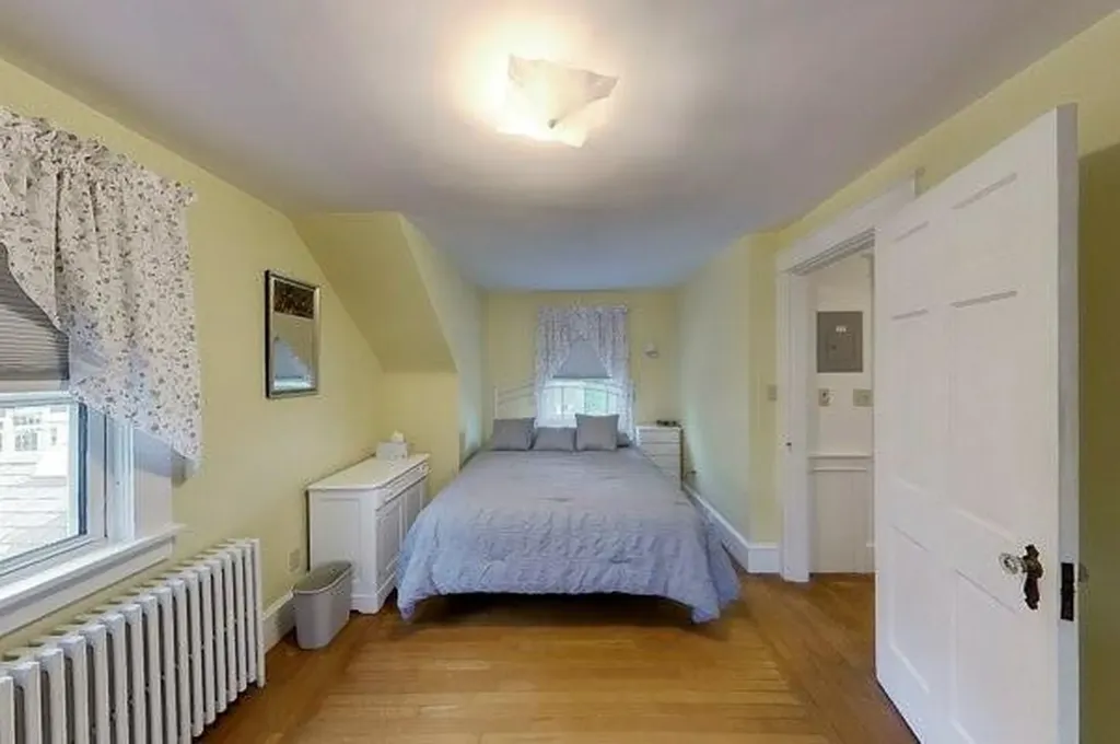 94 Eustis Avenue Newport RI 02840