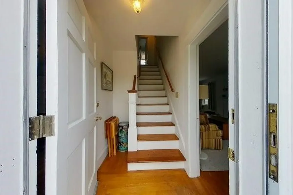 94 Eustis Avenue Newport RI 02840