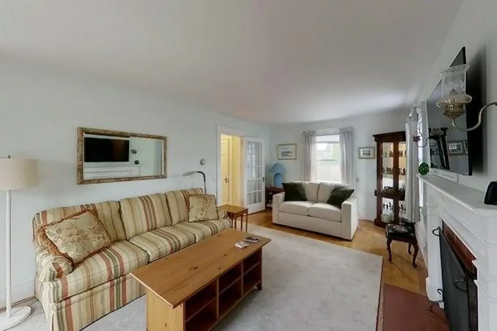 94 Eustis Avenue Newport RI 02840