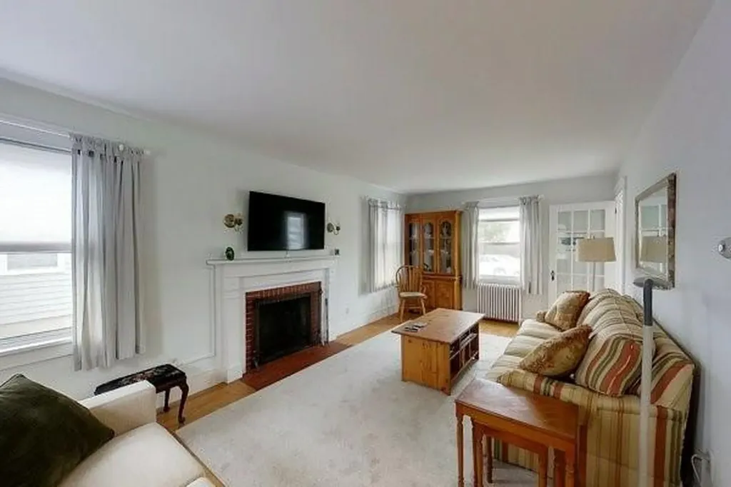 94 Eustis Avenue Newport RI 02840