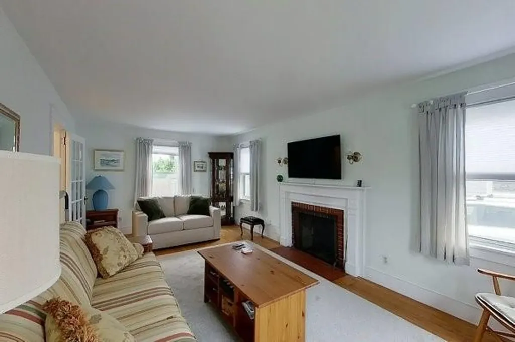 94 Eustis Avenue Newport RI 02840