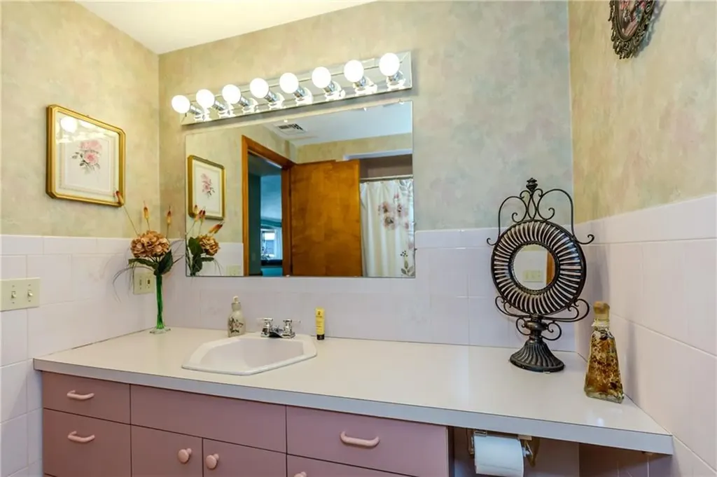 17 Tremont Street Street North Providence RI 02904