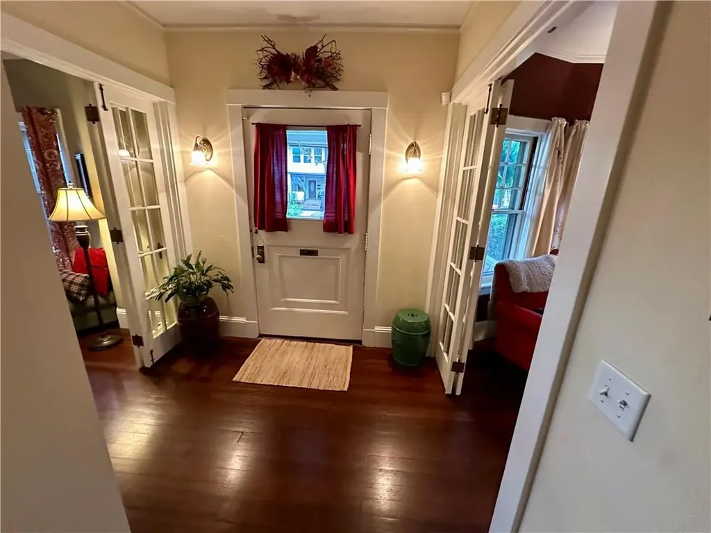 172 Bluff Avenue Cranston RI 02905