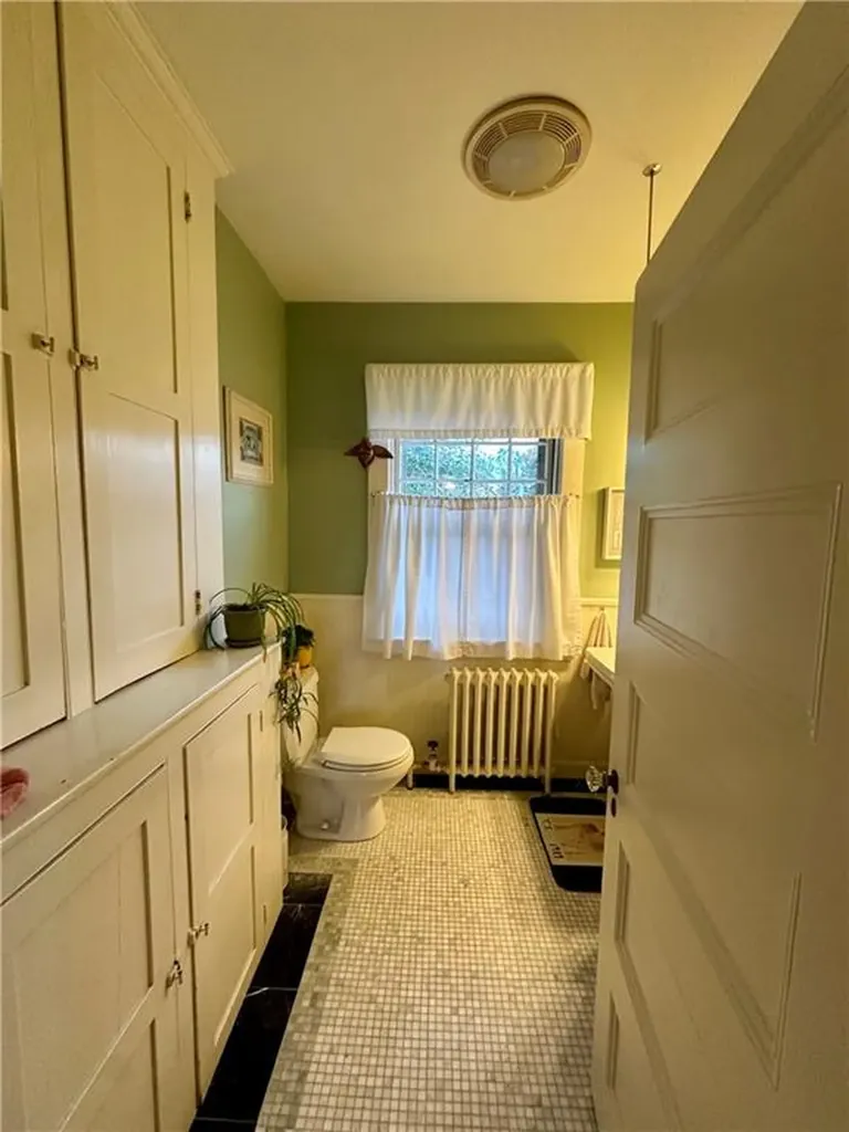 172 Bluff Avenue Cranston RI 02905