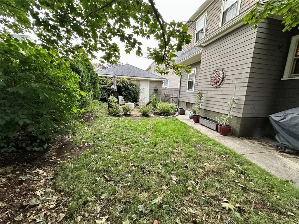 172 Bluff Avenue Cranston RI 02905