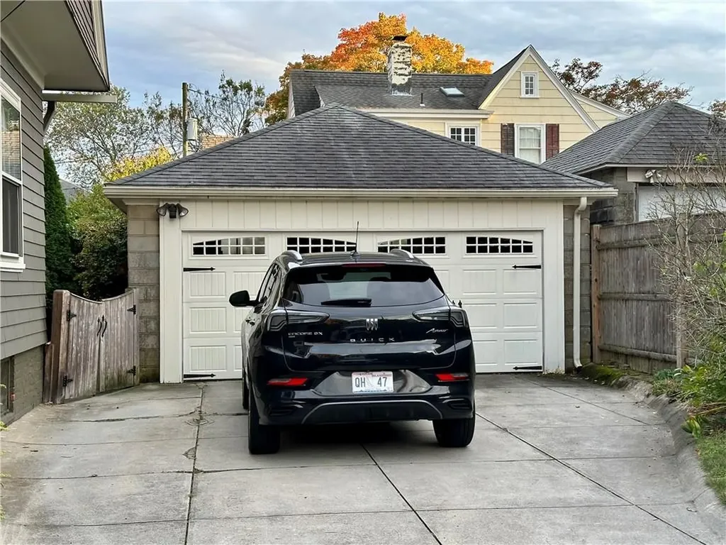 172 Bluff Avenue Cranston RI 02905