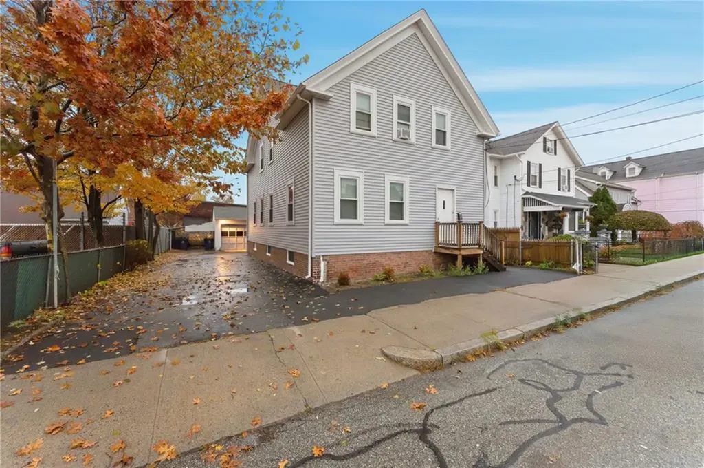 108 Waterman Avenue East Providence RI 02914