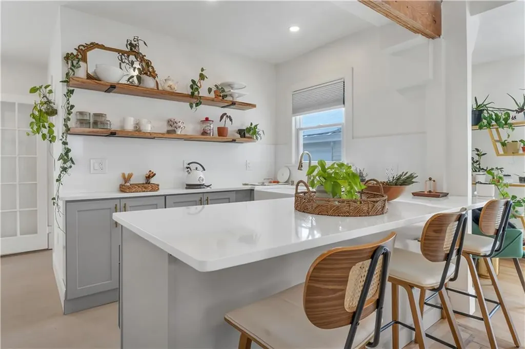 212 Leah Street Providence RI 02908