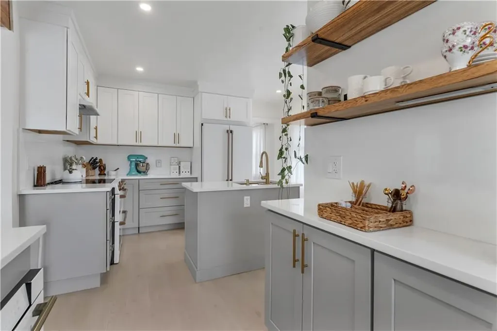 212 Leah Street Providence RI 02908